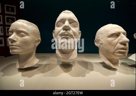 Life casts of Grace Kelly, Clark Gable and Mel Brooks on display at the Dorothy's ruby slippers from the Wizard of Oz at the Academy Museum of Motion Stock Photo