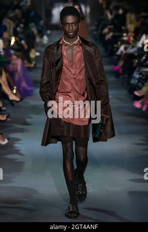 VALENTINO SS22 runway during Paris Fashion Week - Paris, France. 01/10/2021 Stock Photo