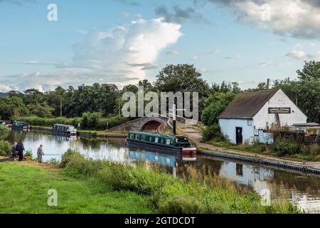 The Staffordshire and Worcestershire Canal joins the Trent and Mersey Canal here at Haywood Junction, Great Haywood, Staffordshire Stock Photo