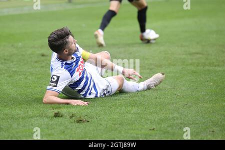 Duisburg, Deutschland. 02nd Oct, 2021. firo: 02.10.2021, soccer ball, 3rd Bundesliga, season 2021/2022, MSV Duisburg - SV Meppen ENTTvÑUSCHT AM BODEN MORITZ STOPPELKAMP/dpa/Alamy Live News Stock Photo