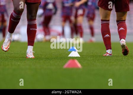 Cologne, Germany. 01st Oct, 2021. Legs and cones during war-up before the Flyerarlarm Frauen Bundesliga match between 1.FC Cologne and FC Bayern Munich at Franz-Kremer-Stadion in Cologne. Credit: SPP Sport Press Photo. /Alamy Live News Stock Photo