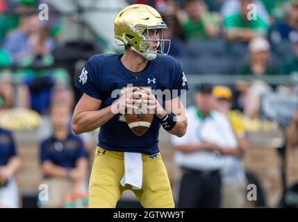 September 25, 2021: Notre Dame Fighting Irish safety Kyle Hamilton (14)  assessing the offense during the NCAA Football game between the Notre Dame  Fighting Irish and the Wisconsin Badgers at Soldier Field
