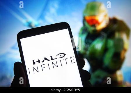 Ukraine. 02nd Oct, 2021. In this photo illustration a Halo Infinite logo is seen on a smartphone. Credit: SOPA Images Limited/Alamy Live News Stock Photo