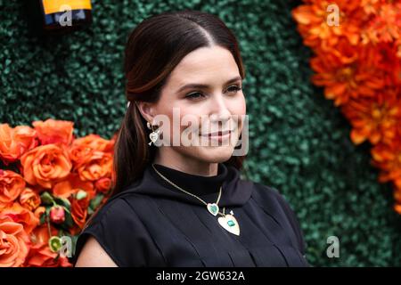 Pacific Palisades, United States. 02nd Oct, 2021. PACIFIC PALISADES, LOS ANGELES, CALIFORNIA, USA - OCTOBER 02: Actress Sophia Bush arrives at the Veuve Clicquot Polo Classic Los Angeles 2021 held at the Will Rogers State Historic Park on October 2, 2021 in Pacific Palisades, Los Angeles, California, United States. (Photo by Xavier Collin/Image Press Agency) Credit: Image Press Agency/Alamy Live News Stock Photo