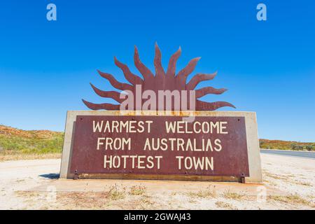 Roadside metal artwork with words warmest welcome from Australia's hottest town, Marble Bar, Pilbara, Western Australia, Australia Stock Photo