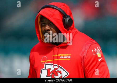 Kansas City, United States. 19th Jan, 2020. Kansas City Chiefs defensive  tackle Khalen Saunders (99) throws confetti in celebration after winning  the AFC Championship, defeating the Tennessee Titans 35-24, at Arrowhead  Stadium