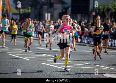 London, UK. 03rd Oct, 2021. Runners take part in the 41st 2021 London Marathon. Credit: SOPA Images Limited/Alamy Live News Stock Photo