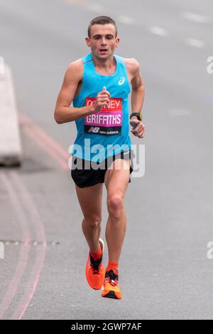 Josh Griffiths running in the Virgin Money London Marathon 2021 Stock Photo