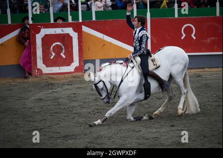 Larraga, Spain. 03rd Oct, 2021. Guillermo Hermoso de Mendoza, 22 years old, his horse greets the public in the portable square of Larraga. Credit: SOPA Images Limited/Alamy Live News Stock Photo