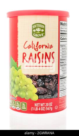 Winneconne, WI -12 September 2021:  A package of Southern Grove california raisins on an isolated background Stock Photo