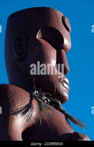 Carved, Maori figures at 'Atea a Rangi' star compass, Waitangi Regional Park, Awatoto, Clive, Hawkes Bay, North Island, New Zealand Stock Photo