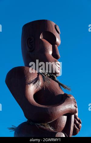 Carved, Maori figures at 'Atea a Rangi' star compass, Waitangi Regional Park, Awatoto, Clive, Hawkes Bay, North Island, New Zealand Stock Photo