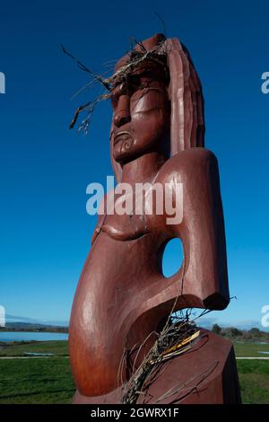 Carved, Maori figures at 'Atea a Rangi' star compass, Waitangi Regional Park, Awatoto, Clive, Hawkes Bay, North Island, New Zealand Stock Photo