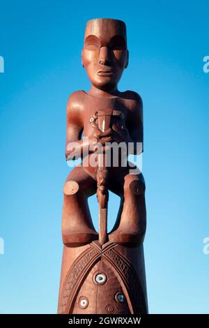 Carved, Maori figures at 'Atea a Rangi' star compass, Waitangi Regional Park, Awatoto, Clive, Hawkes Bay, North Island, New Zealand Stock Photo