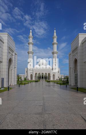 Negeri Sembilan, Malaysia - 18 Sept 2021 : Beautiful islamic architecture of Masjid Sri Sendayan the new and the biggest mosque in Seremban todate Stock Photo