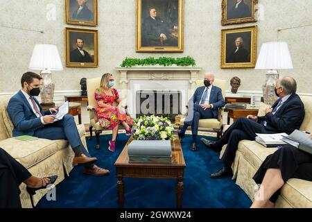 US President Joe Biden hosts Prime Minister Kishida Fumio and Mrs ...