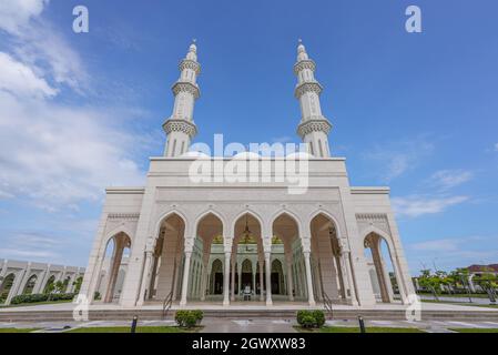 Negeri Sembilan, Malaysia - 18 Sept 2021 : Beautiful islamic architecture of Masjid Sri Sendayan the new and the biggest mosque in Seremban todate Stock Photo