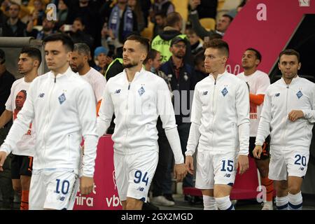 KYIV, UKRAINE - OCTOBER 03, 2021 - Players of FC Dynamo Kyiv are seen before the Ukrainian Premier League match of the 10th round against FC Shakhtar Stock Photo