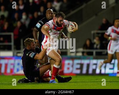 Saints Alex Walmsley is held in the tackle Picture by Steve Flynn/AHPIX.com, Rugby League: Betfred Super League play-off semi-final match St Helens -V Stock Photo