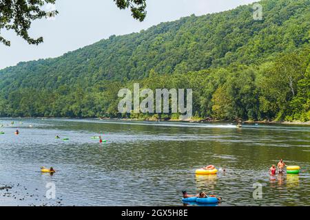 Point Pleasant Pennsylvania,Delaware River New Jersey,nature scenery tubing recreation float current downstream families Stock Photo