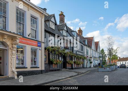 Cross Keys Inn 12-13 Market Place Wymondham NR18 0AX on an October Sunday. Stock Photo