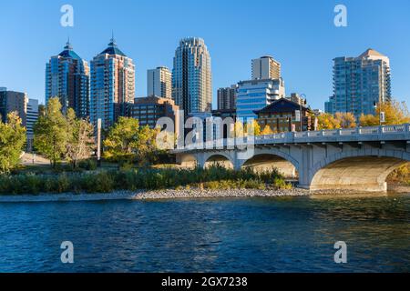 Calgary, Alberta, Canada - 27 September 2021:  Calgary skyline and Bow river in the Autumn season Stock Photo