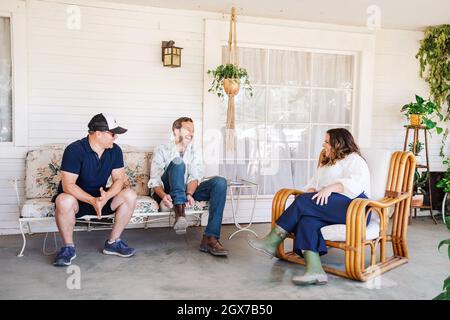 THE STARLING, from left: director Theodore Melfi, Chris O'Dowd, Melissa McCarthy, on set, 2021. ph: Hopper Stone / © Netflix / courtesy Everett Collection