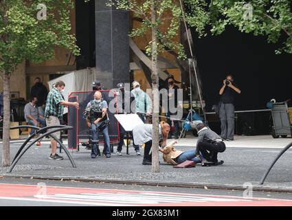 New York, NY, USA. 4th Oct, 2021. Third Avenue, New York, USA, October 04, 2021 - Queen Latifahs During the Filming of the CBS show, The Equalizer, Today on Third Avenue in New York City.Photo: Luiz Rampelotto/EuropaNewswire.PHOTO CREDIT MANDATORY. (Credit Image: © Luiz Rampelotto/ZUMA Press Wire) Stock Photo