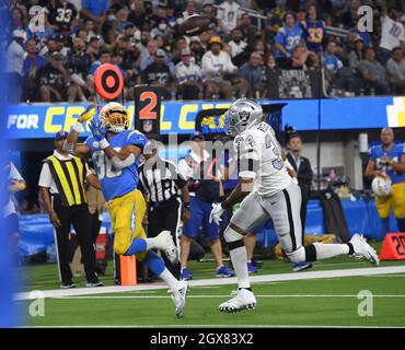 Las Vegas Raiders vs. Kansas City Chiefs. NFL Game. American Football  League match. Silhouette of professional player celebrate touch down.  Screen in Stock Photo - Alamy