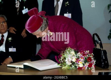 Queen Elizabeth visits Aberfan, Wales, to mark 30 years since the Aberfan avalanche disaster devastated the community Stock Photo