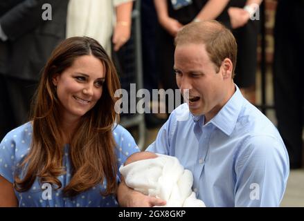 The Duke and Duchess of Cambridge leave the Lindo Wing of St Mary's Hospital in London, with their newborn son. Stock Photo