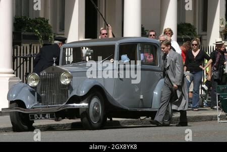 Jeremy Iron and ANNETTE BENING FILMING BEING JULIA A MOVIE BASED ON W. SOMERSET MAUGHAM'S NOVEL.            Stock Photo