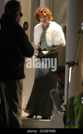 Jeremy Iron and ANNETTE BENING FILMING BEING JULIA A MOVIE BASED ON W. SOMERSET MAUGHAM'S NOVEL.            Stock Photo