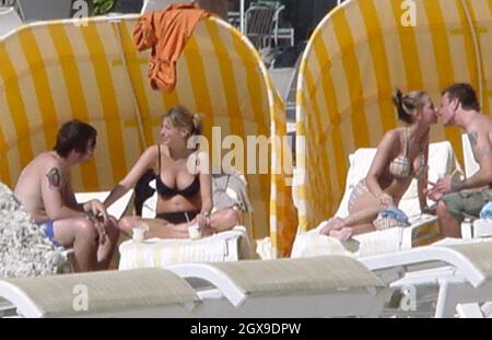 Liam Gallagher and Nicole Appleton enjoying a holiday in the Florida Keys. bikini,sunbathing  Stock Photo