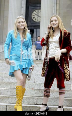 Ashley Olsen and Mary-Kate Olsen staring in the comedy New York Minute Stock Photo