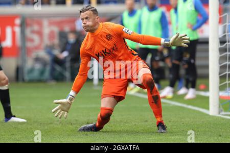 Duisburg, Deutschland. 02nd Oct, 2021. firo: 02.10.2021, soccer ball, 3rd Bundesliga, season 2021/2022, MSV Duisburg - SV Meppen 0: 1 Erik Domaschke, goalwart, SVM/dpa/Alamy Live News Stock Photo