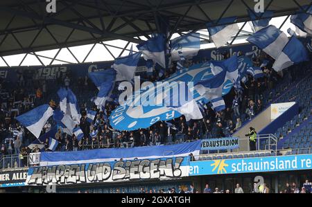 Duisburg, Deutschland. 02nd Oct, 2021. firo: 02.10.2021, Fuvuball, 3rd Bundesliga, season 2021/2022, MSV Duisburg - SV Meppen 0: 1 Duisburg, Ultras, fans Credit: dpa/Alamy Live News Stock Photo