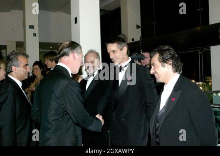 Prince of Wales greets Al Pacino and Jeremy Irons whilst at the Royal European Charity Premiere of Shakespeare's The Merchant of Venice at the Odeon, Leicester Square, London. Prince Charles with director Michael Radford and Lynn Collins. Anwar Hussein/allactiondigital.com  Stock Photo