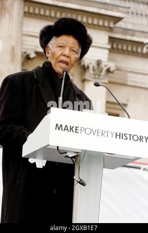 Nelson Mandela at the Make Poverty History Rally, which was held in Trafalgar Square in central London. Some 220 unions, pressure groups, charities,  faith groups and celebrities have joined together to put pressure on the government to deliver fair trade and further dept relief to developing countries. Stock Photo