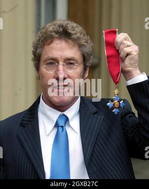 Roger Daltrey from the The Who in the courtyard of Buckingham Palace in central London, Wednesday February 9, 2005. The singer had just been honoured as a Commander of the British Empire (CBE) for services to music. Anwar Hussein/allactiondigital.com   Stock Photo