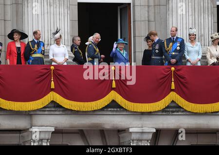Princess Michael of Kent, Prince Edward, Earl of Wessex, Sophie, Countess of Wessex, Prince Andrew, Duke of York, Prince Charles, Prince of Wales, Queen Elizabeth ll, Meghan, Duchess of Sussex, Prince Harry, Duke of Sussex, Prince William, Duke of Cambridge, Catherine, Duchess of Cambridge and Princess Anne, the Princess Royal stand on the balcony of Buckingham Palace in London to watch the flypast to mark the centenary of the RAF (Royal Air Force)  on July 10, 2018. Stock Photo