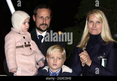 Crown Prince Haakon and Crown Princess Mette-Marit of Norway with their daughter, Princess Ingrid Alexandra and Mette-Marit's son Marius light up the Trafalgar Square Chrismas tree on December 7, 2006 in London, England. Stock Photo