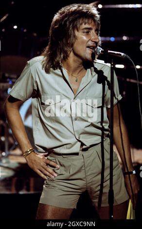 Rock star Rod Stewart performing on stage, circa 1975 Stock Photo