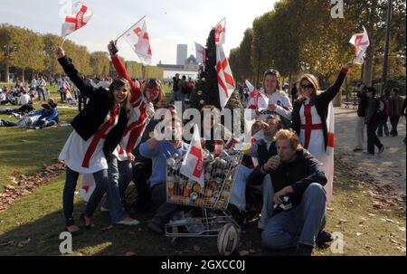 English fans descend on Paris for the Rugby World Cup final between England and South Africa on October 20, 2007. Stock Photo