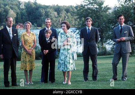 ** Full date not available** The British Royal Family (from left to right) Prince Philip, Duke of Edinburgh, the Princess Royal, Mark Phillips, Prince Edward, Earl of Wessex, Queen Elizabeth II, Prince Andrew, Duke of York and Prince Charles, Prince of Wales in Bromont, Canada for the 1976 Olympics. Stock Photo