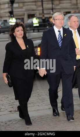 Australian Prime Minister Kevin Rudd and Therese Rein (L) arrive for a memorial service for the victims of Bushfire in Victoria, Australia at Westminster Abbey Stock Photo