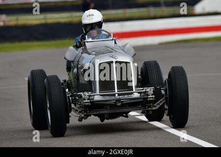 David Morris, ERA B-Type R11B, Goodwood Trophy, a twenty minute race ...