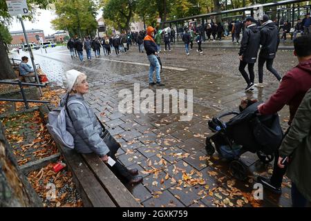 Hammarby fans on Drottninggatan Sunday's match in Allsvenskan between IFK Norrköping-Hammarby IF at Platinumcars Arena, Norrköping, Sweden 3 October 2021. Stock Photo