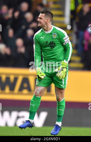 Burnley goalkeeper Thomas Heaton celebrates Stock Photo