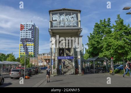 Footbridge Langer Jammer, Storkower Strasse, Friedrichshain, Berlin Germany Stock Photo